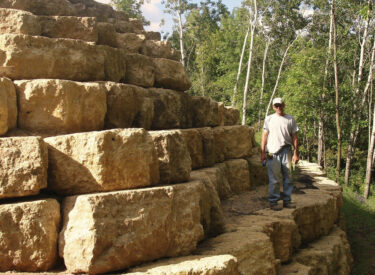 boulder retaining wall 